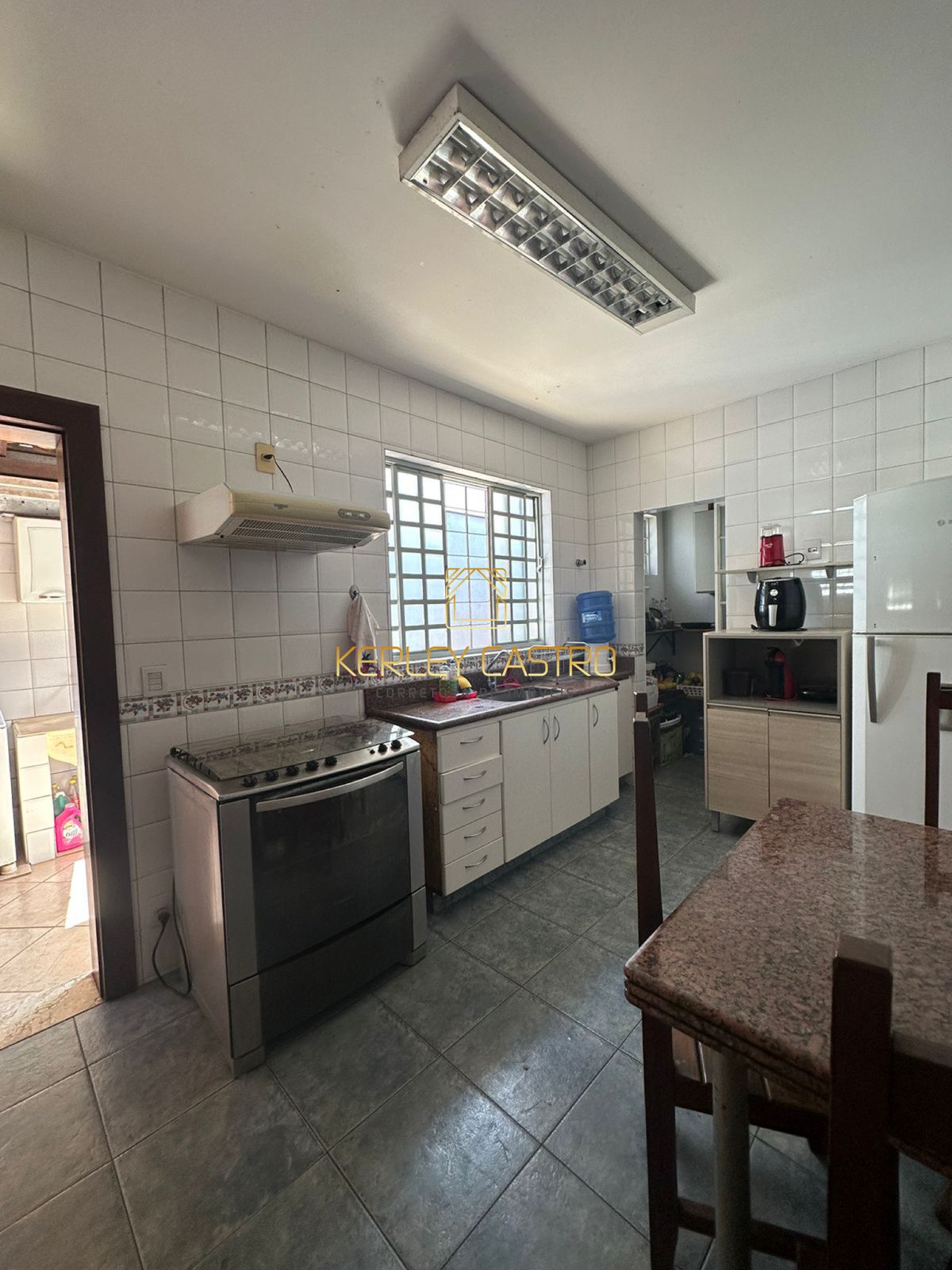VENDO ÓTIMA CASA NO BAIRRO SANTA RITA 